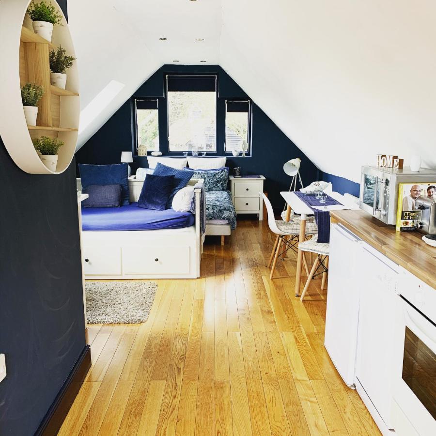 Tollgate Lodge - Private Studio Apartment Bury St. Edmunds Extérieur photo