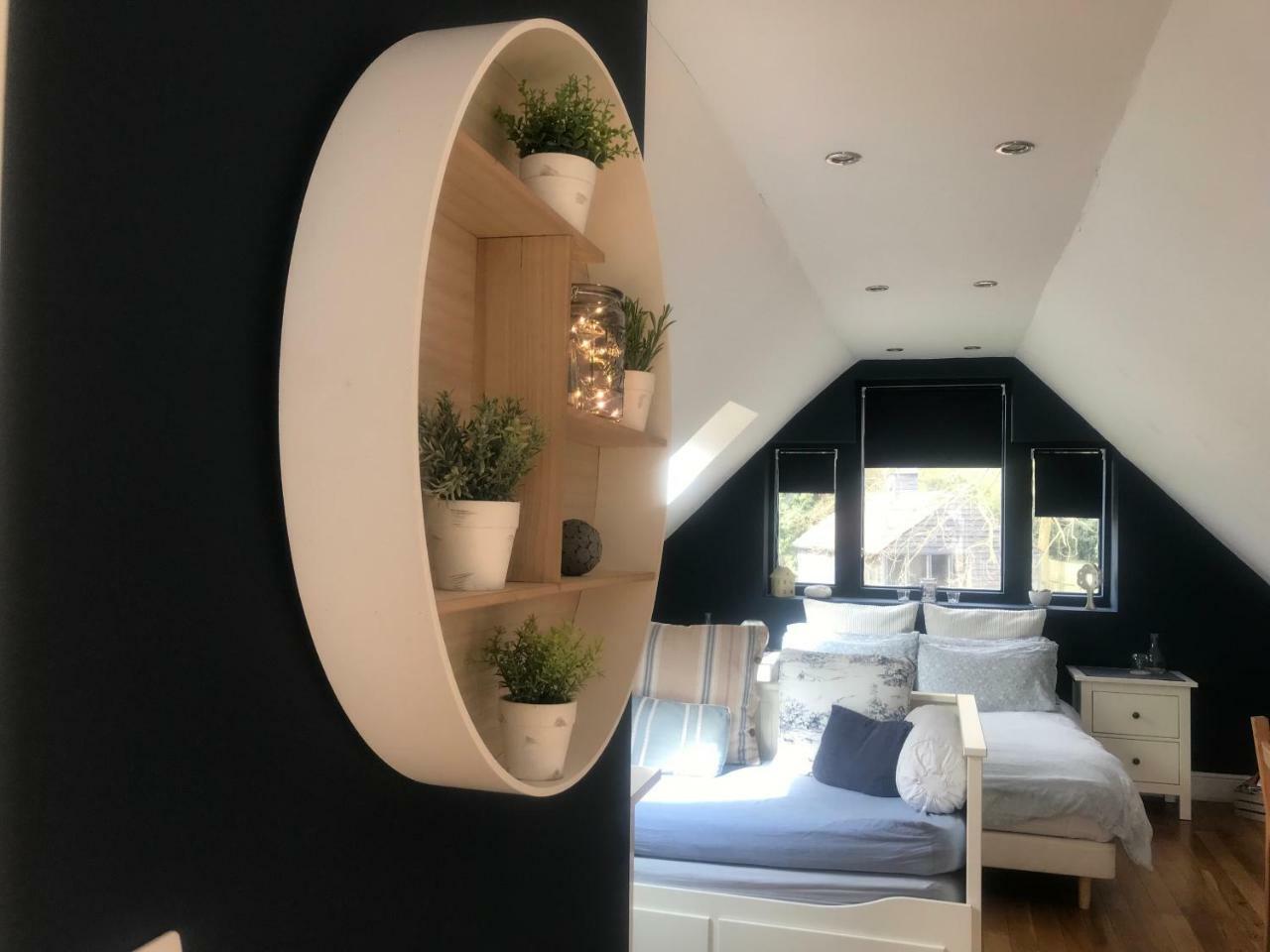 Tollgate Lodge - Private Studio Apartment Bury St. Edmunds Extérieur photo